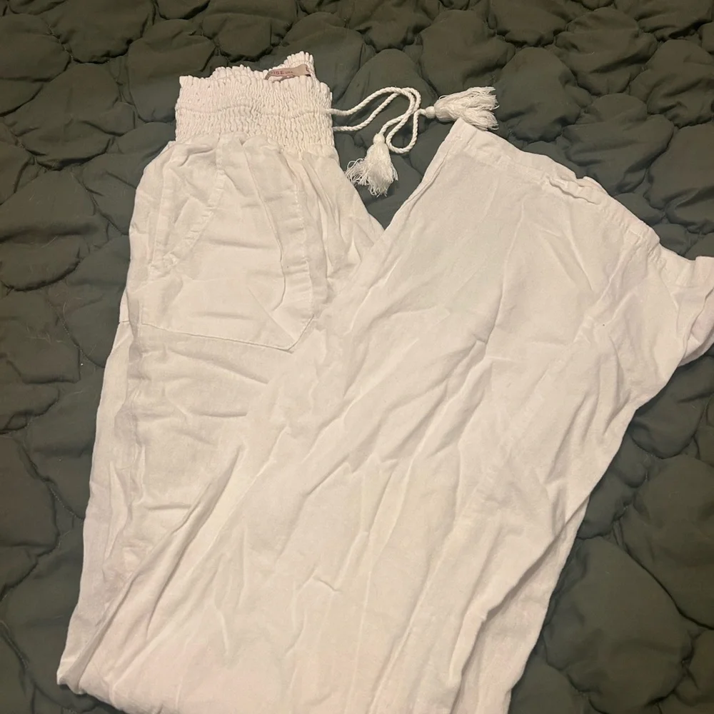 Elegant White Wide Leg Pants for Women. Never Used - Picture 2 of 6